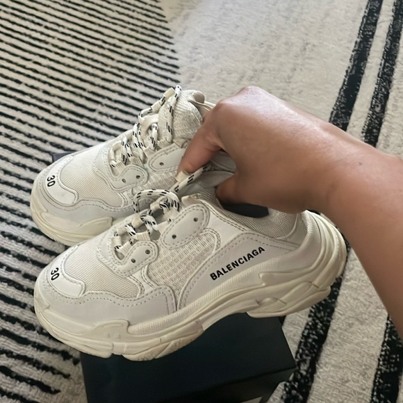 Triple S sneaker in off white
